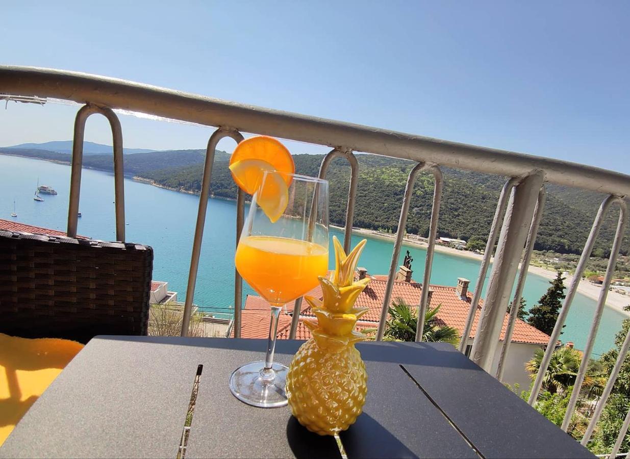 Apartment Noemi With A Direct Beach View ラバック エクステリア 写真