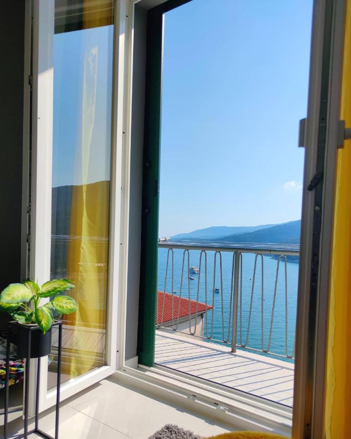 Apartment Noemi With A Direct Beach View ラバック エクステリア 写真