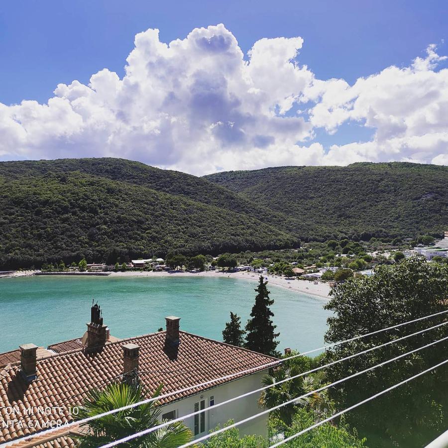 Apartment Noemi With A Direct Beach View ラバック エクステリア 写真