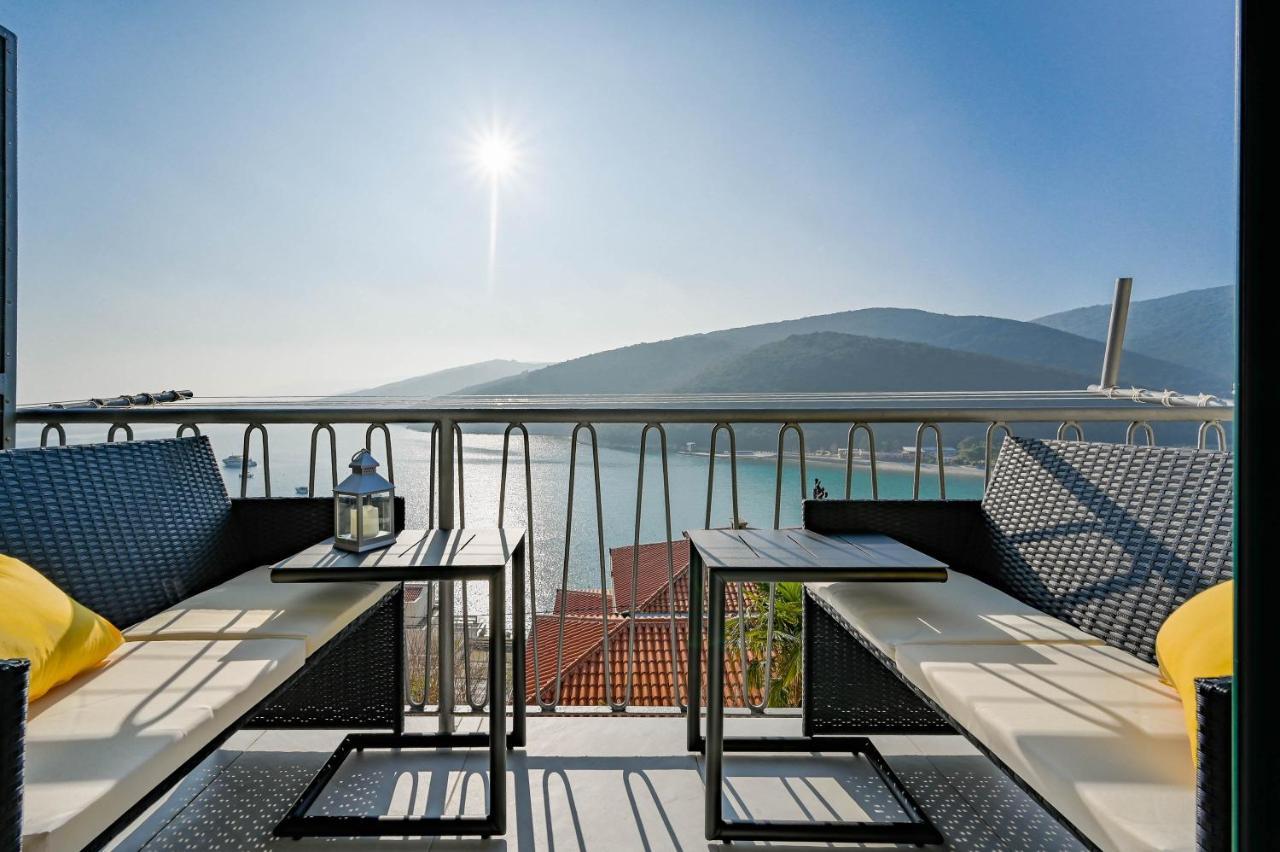 Apartment Noemi With A Direct Beach View ラバック エクステリア 写真